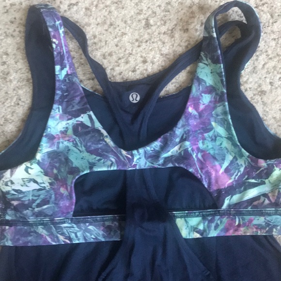 Lululemon tank with built in bra - Picture 3 of 4